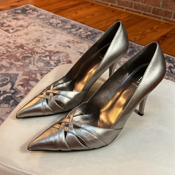 BAKERS Pewter Leather Pointy Toe Stiletto High Heel Shoes - Picture 2 of 5